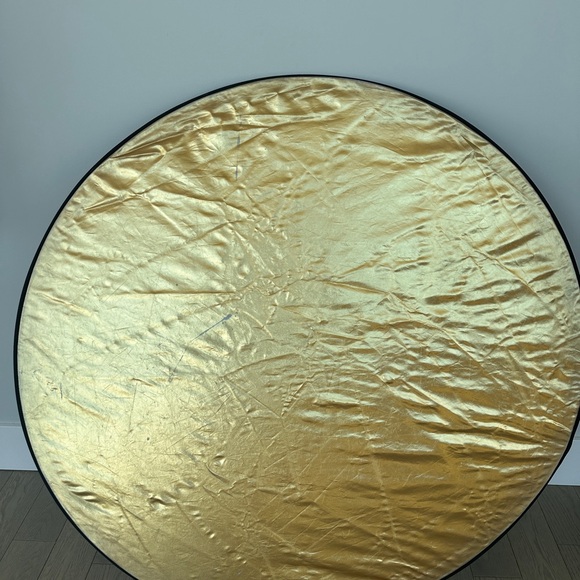 Photography - Light Reflector Light Diffuser - Gold - 42 Inches Diameter - Picture 4 of 7